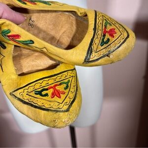 Vintage antique Tooled Leather South Western Bohemian Childs Moccasins Shoes